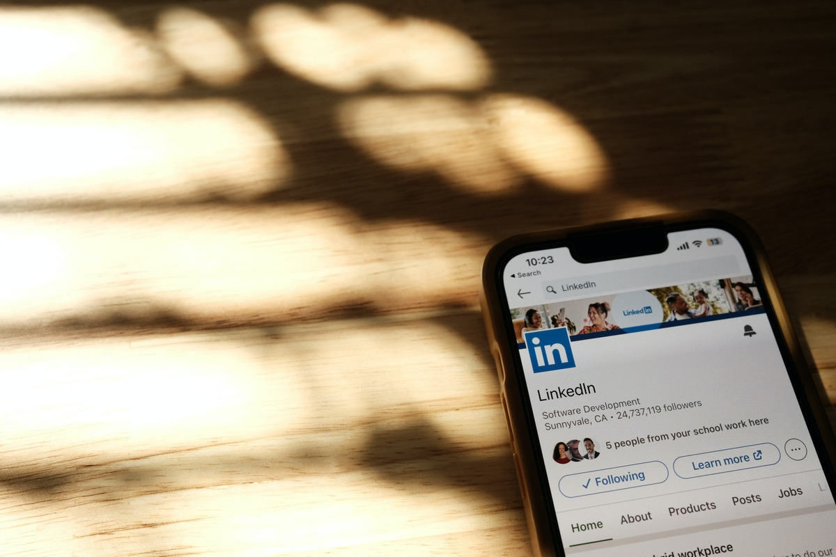 LinkedIn as a real estate social network