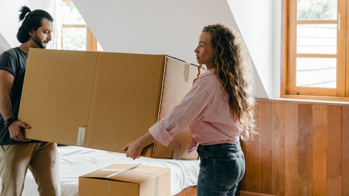 Tenants moving into an apartment