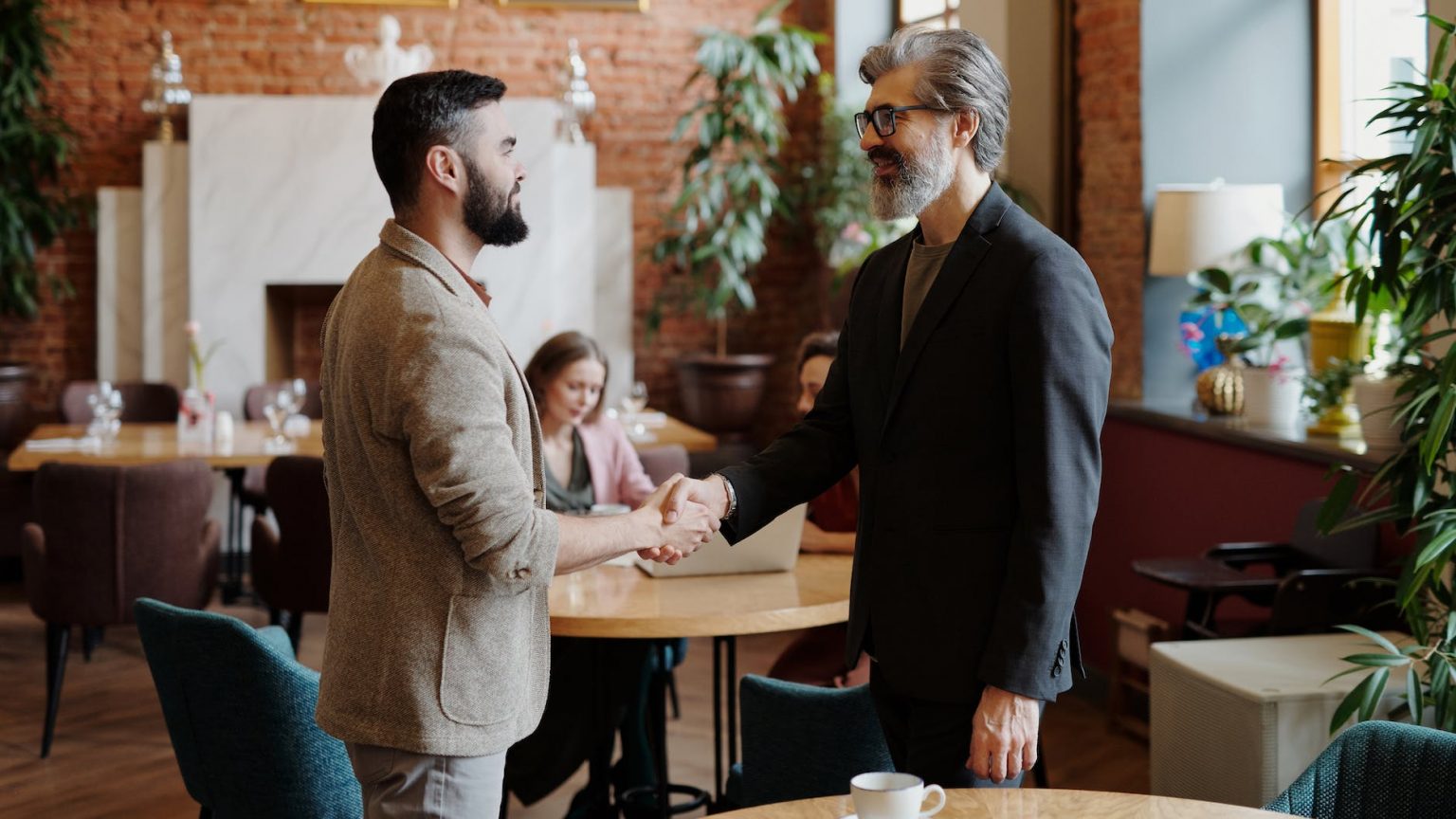 agents discussing who pays the buyer's agency fee